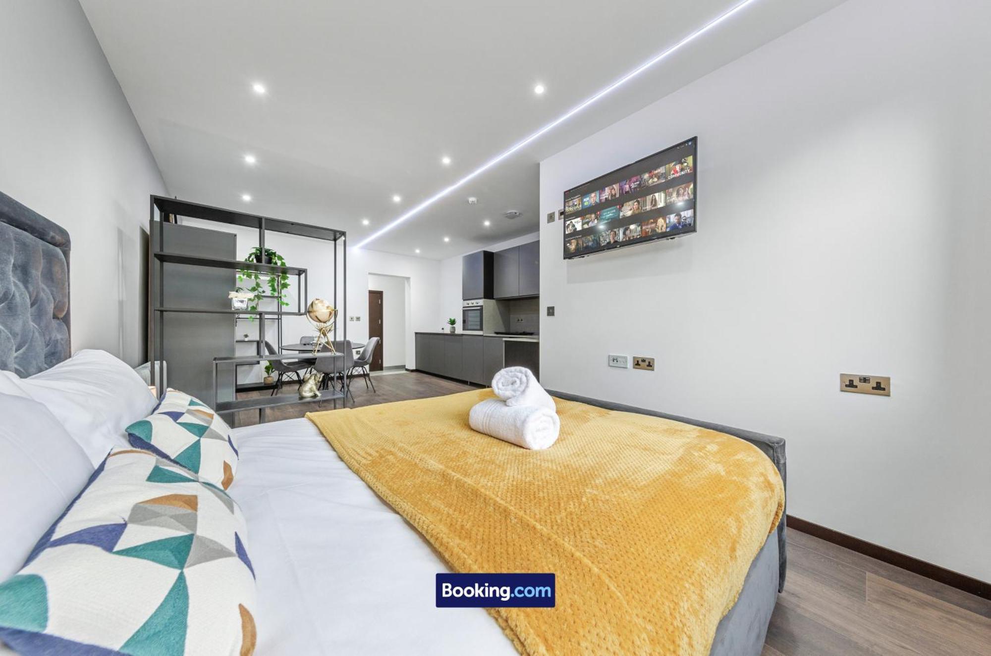 Stylish Studio Apt By Stay Smart Short Lets & Serviced Accommodation Woodstock With Free Wifi London Exterior photo