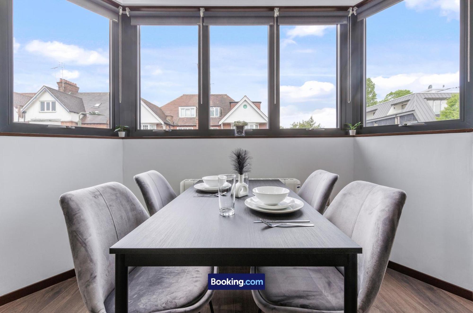 Stylish Studio Apt By Stay Smart Short Lets & Serviced Accommodation Woodstock With Free Wifi London Exterior photo