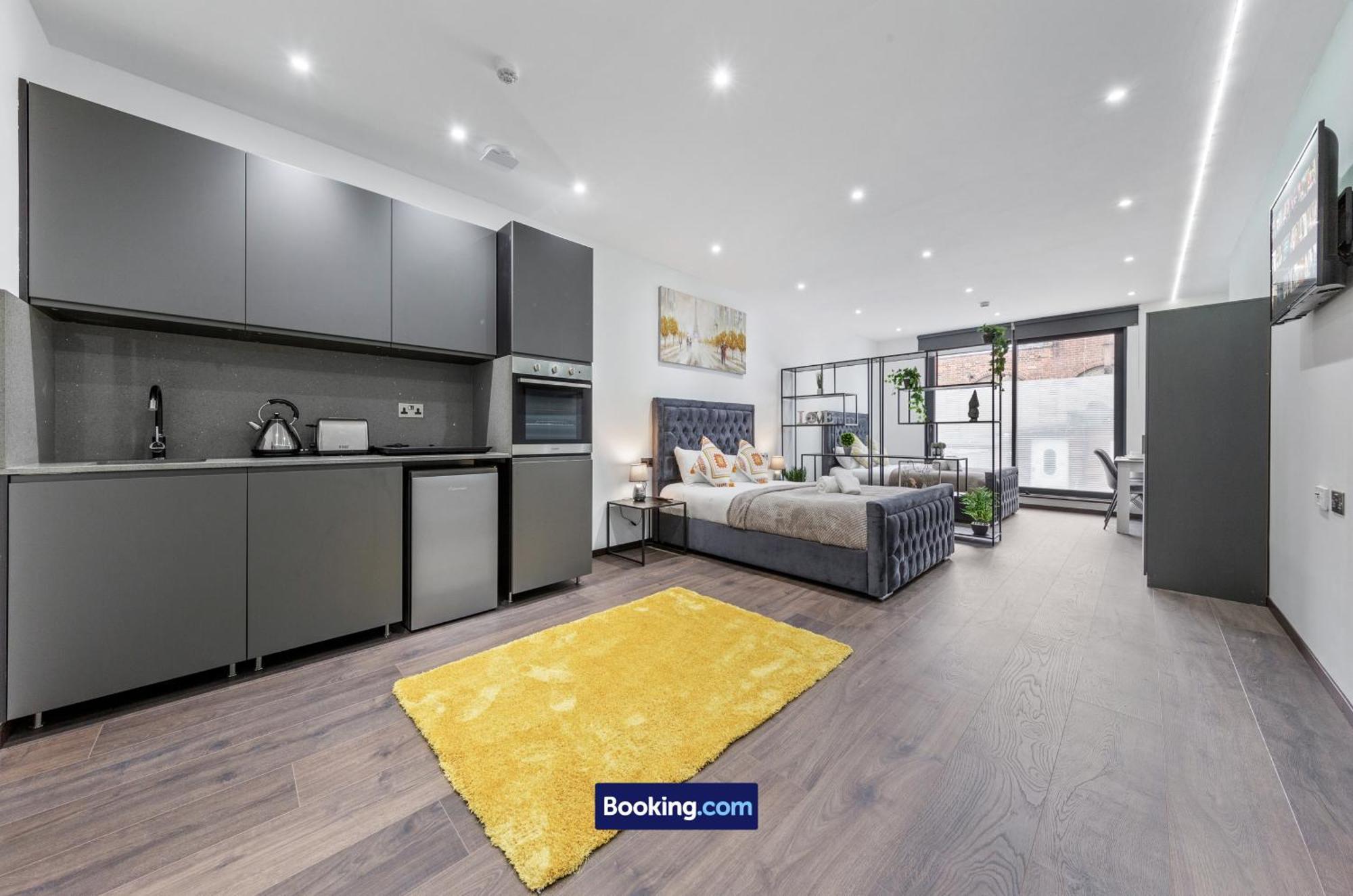 Stylish Studio Apt By Stay Smart Short Lets & Serviced Accommodation Woodstock With Free Wifi London Exterior photo