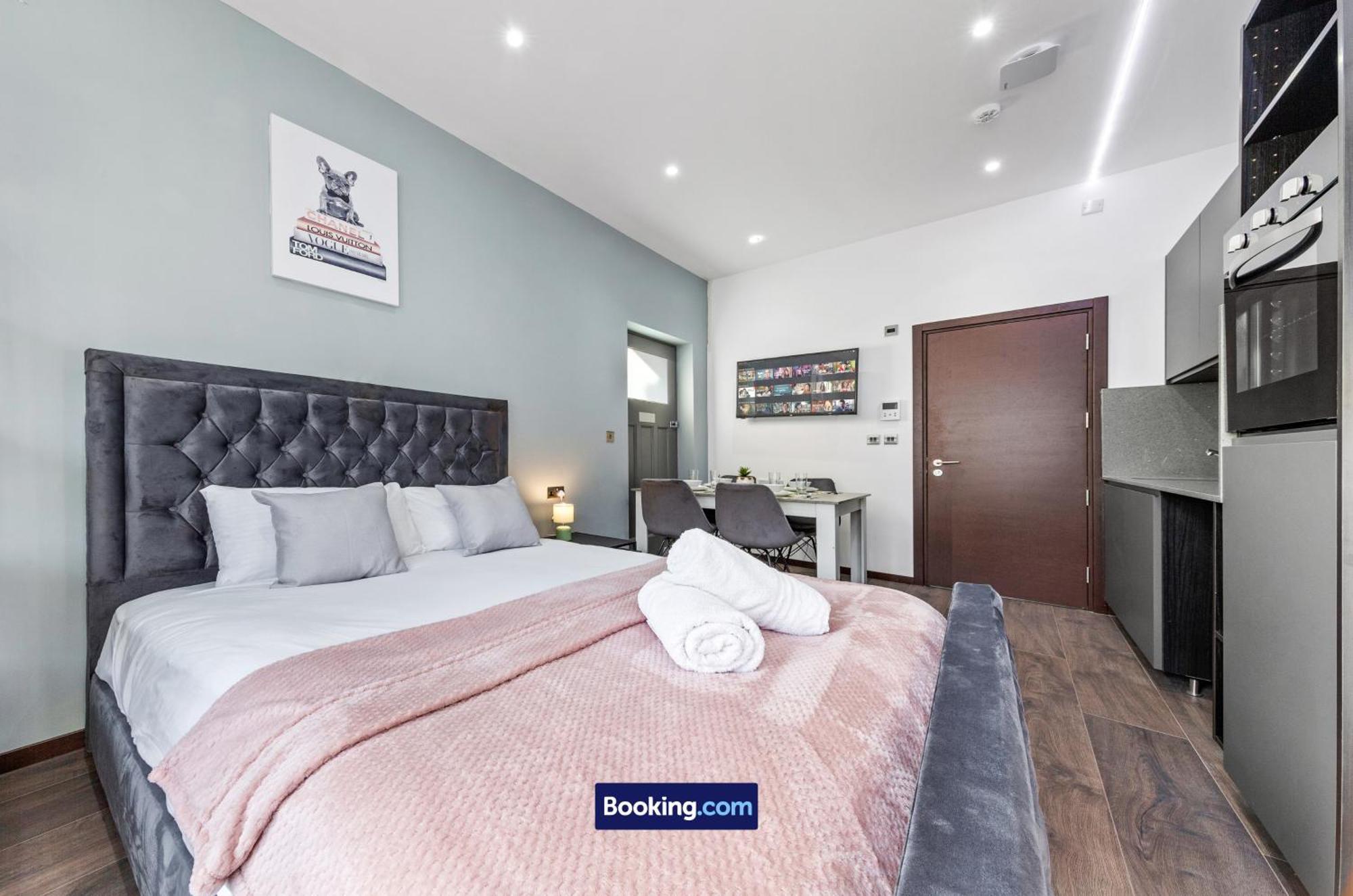 Stylish Studio Apt By Stay Smart Short Lets & Serviced Accommodation Woodstock With Free Wifi London Exterior photo