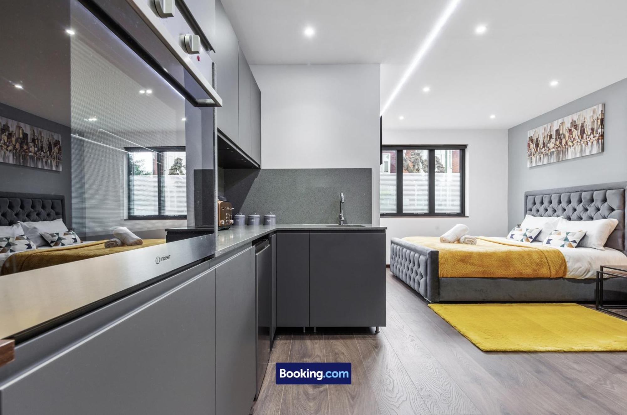 Stylish Studio Apt By Stay Smart Short Lets & Serviced Accommodation Woodstock With Free Wifi London Exterior photo