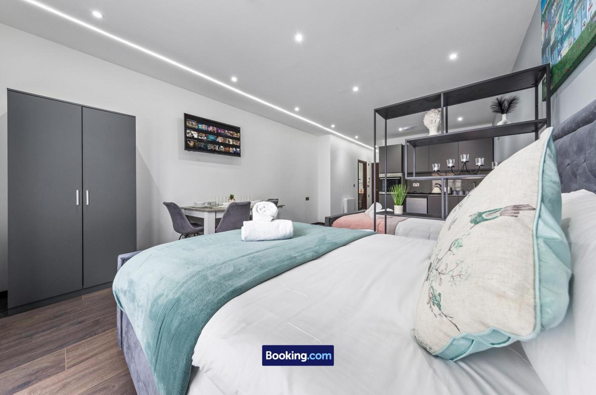 Stylish Studio Apt By Stay Smart Short Lets & Serviced Accommodation Woodstock With Free Wifi London Exterior photo