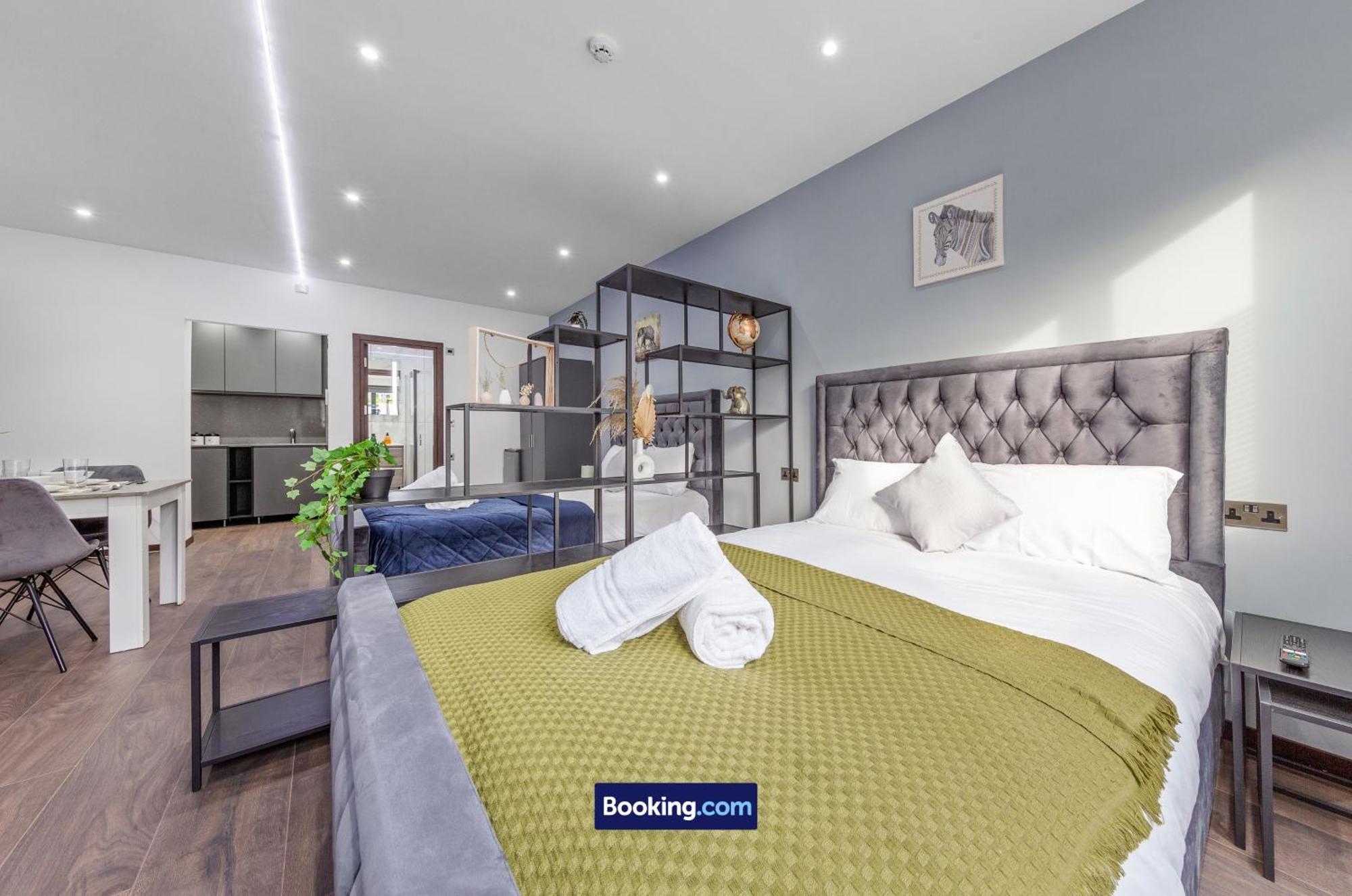 Stylish Studio Apt By Stay Smart Short Lets & Serviced Accommodation Woodstock With Free Wifi London Exterior photo
