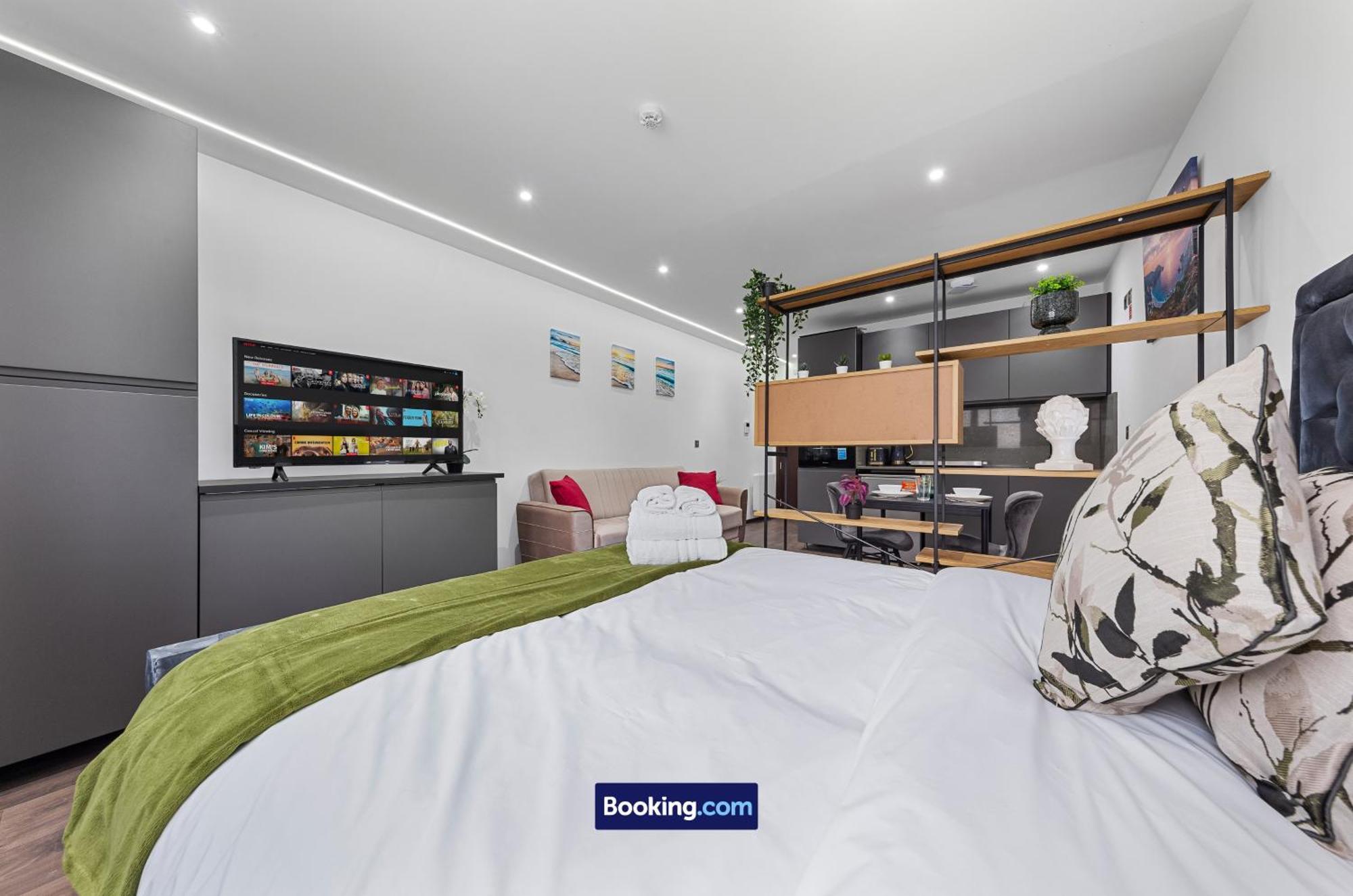 Stylish Studio Apt By Stay Smart Short Lets & Serviced Accommodation Woodstock With Free Wifi London Exterior photo
